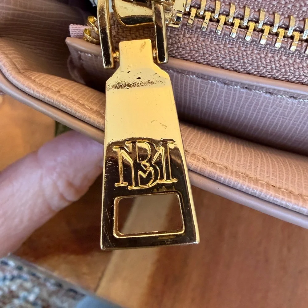 Badgley Mischka Glam Bow Crossbody‎ Clutch Vegan Leather Blush/Tan NWT